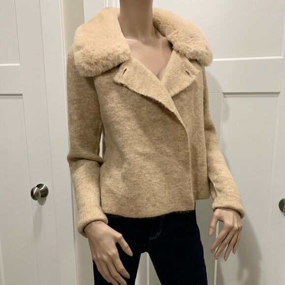 New Cozy Wool Cardigan With  Detachable faux Fur Collar - Picture 1 of 16